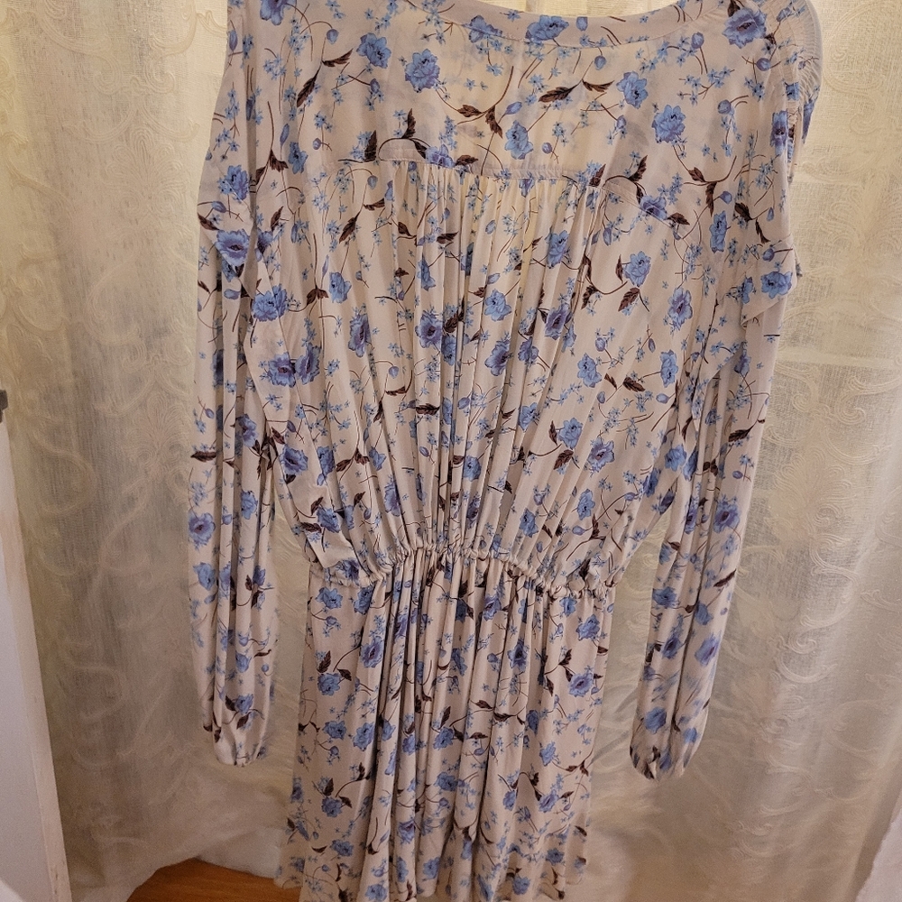 Dress - Picture 3 of 5